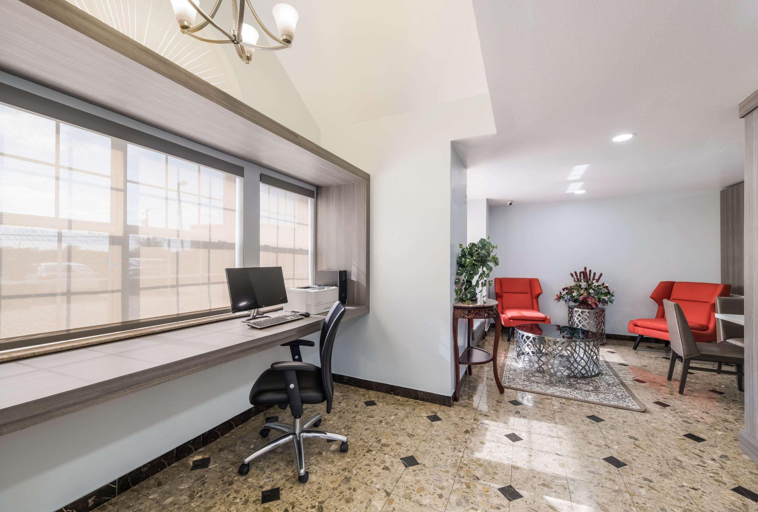 Quality Inn & Suites North Mesquite I-30 מראה חיצוני תמונה